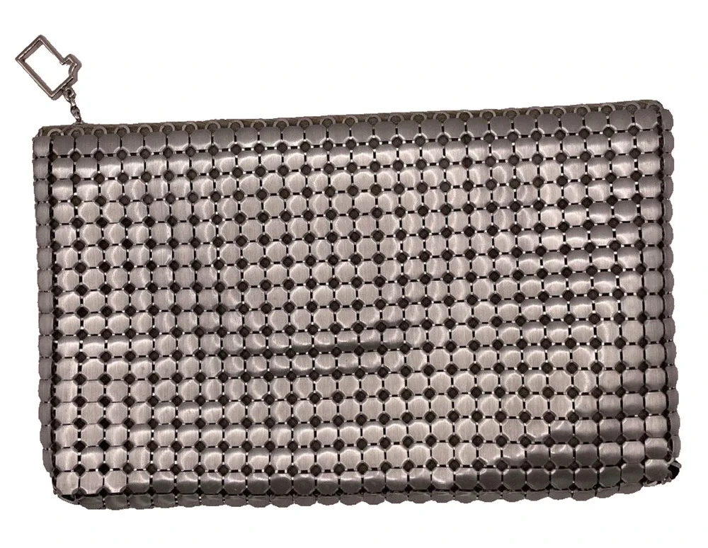 Vintage Whiting and Davis Silver Mesh Purse- Pre-owned
